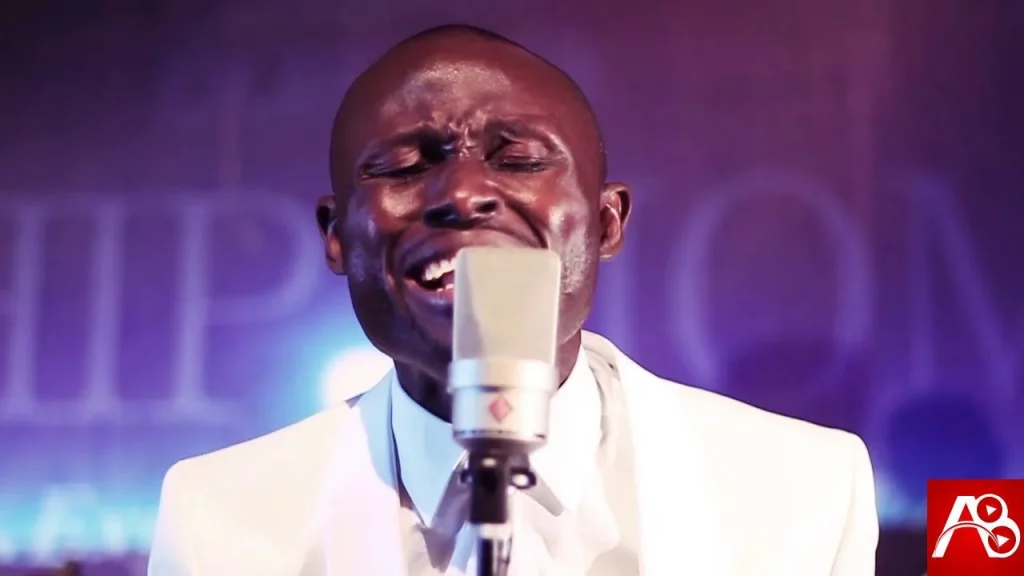 Elijah Oyelade - Glorious God