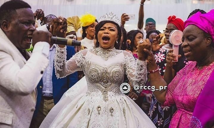 Tosin Bee Wedding Pictures \ Photos 