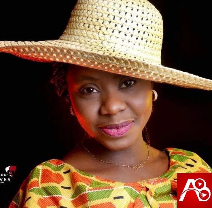 Eva Praise Biography