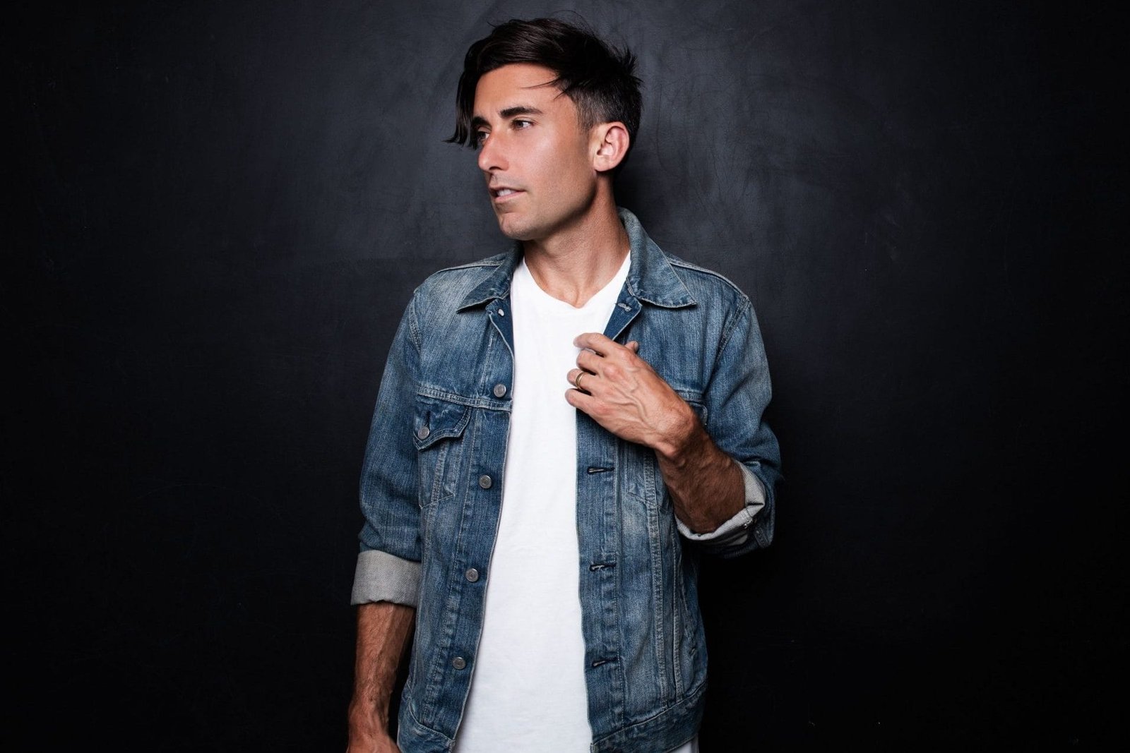 Phil Wickham S New Album Hymn Of Heaven Out Now Download Free Mp3 Gospel Songs 21 On Allbaze Com