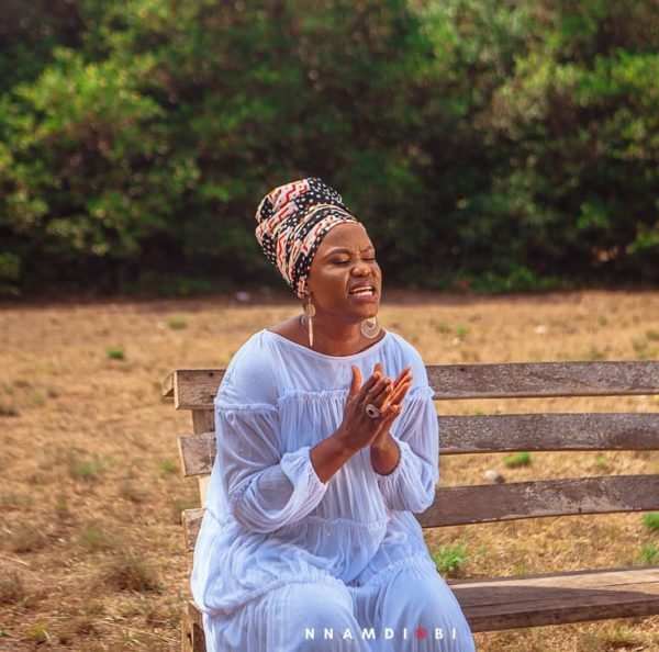 Sola Allyson – Oni Duro Mi
