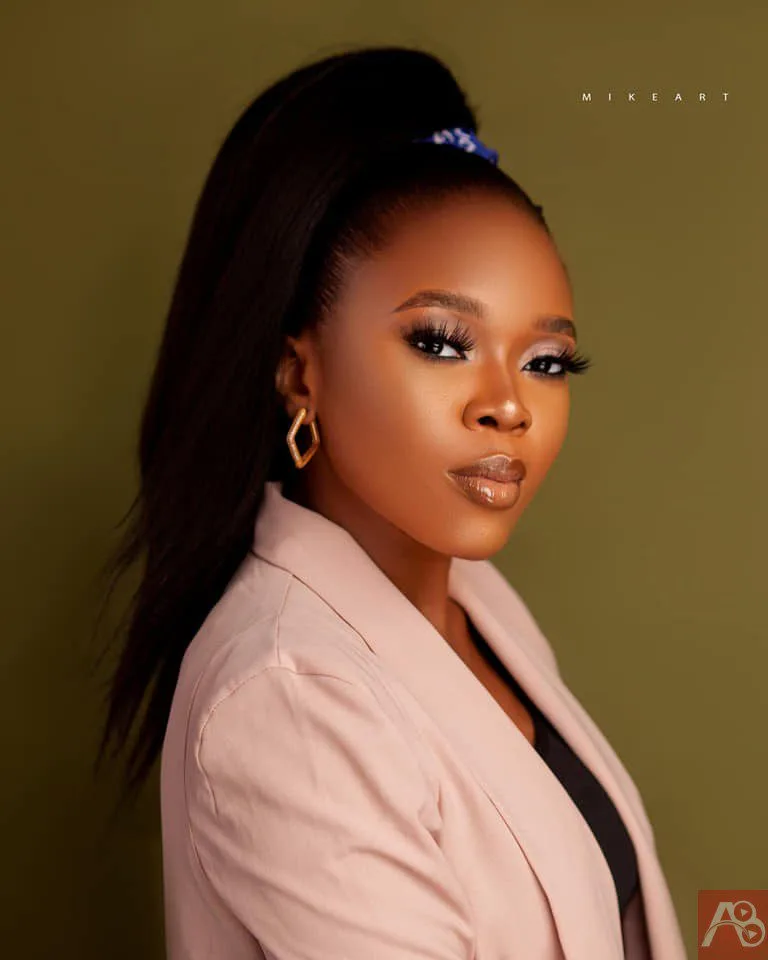 Esther Oji Biography Esther Oji Dependable Jesus Live at Coza