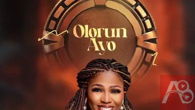 Olorun agbaye ooo momope mi wa oo Gbongbo idile Jesse oo gbanigbani lojo isoro Olorun ayo mo de oo momope mi wa Oba adagba matepa adani magbagbe eni Eseun oo olorun mi Ese eledumare Morojo oni lalafia oo Olorun ayo gbope mi Oba mimo ye gbope mi Olorun ayo gbope mi Oba mimo ye gbope mi Olorun ayo gbope mi Ayeraye ninu awon orun gbope mi Olorun ayo gbope mi gbongbo idile Jesse ee Olorun ayo gbope mi Ope ye oo baba Ope ye oo Olorun ife Ife re laye mi po oo Ife ti ko labawon Ife re ninu aye mi opo Ayeraye ninu awon orun Orogojigo Olorun imisi Eseun oluwa Nigba todab'otitan Olorun dide funmi Nigba to dab'okudie oo baba gbogo re yo Oba adani masiregun lolorun timo gboju le Botiwu kiji leja to konije ko gbemi lo Baba mimo ye gbope mi Olorun ayo gbope mi Elshaddai gbope mi oo Olorun ayo gbope mi Mimo mimo Eledumare Olorun ayo gbope mi Orogojigo Olorun imisi Olorun ayo gbope mi Oba lana oba loni oba titi ayeraye Olorun ayo gbope mi Gbongbo idile Jesse oo Olorun ayo gbope mi Afunnimasiregun Olorun ayo gbope mi Abanise gbope mi oo Olorun ayo gbope mi