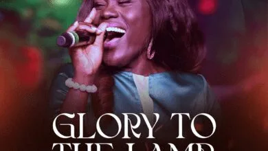 Glory to the Lamb By Mary Isreal